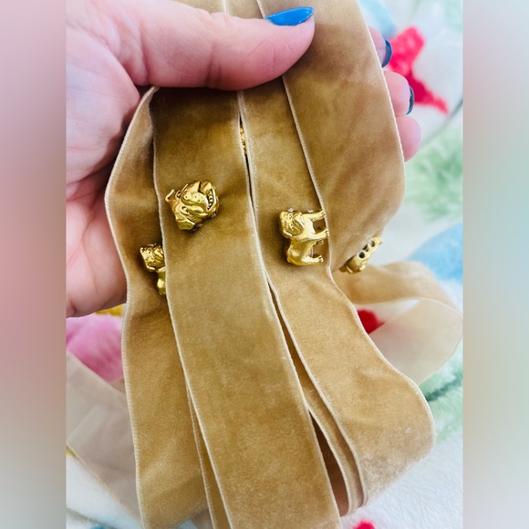 Velvet Fabric Bracelet with Bulldog Charms - Picture 3 of 13